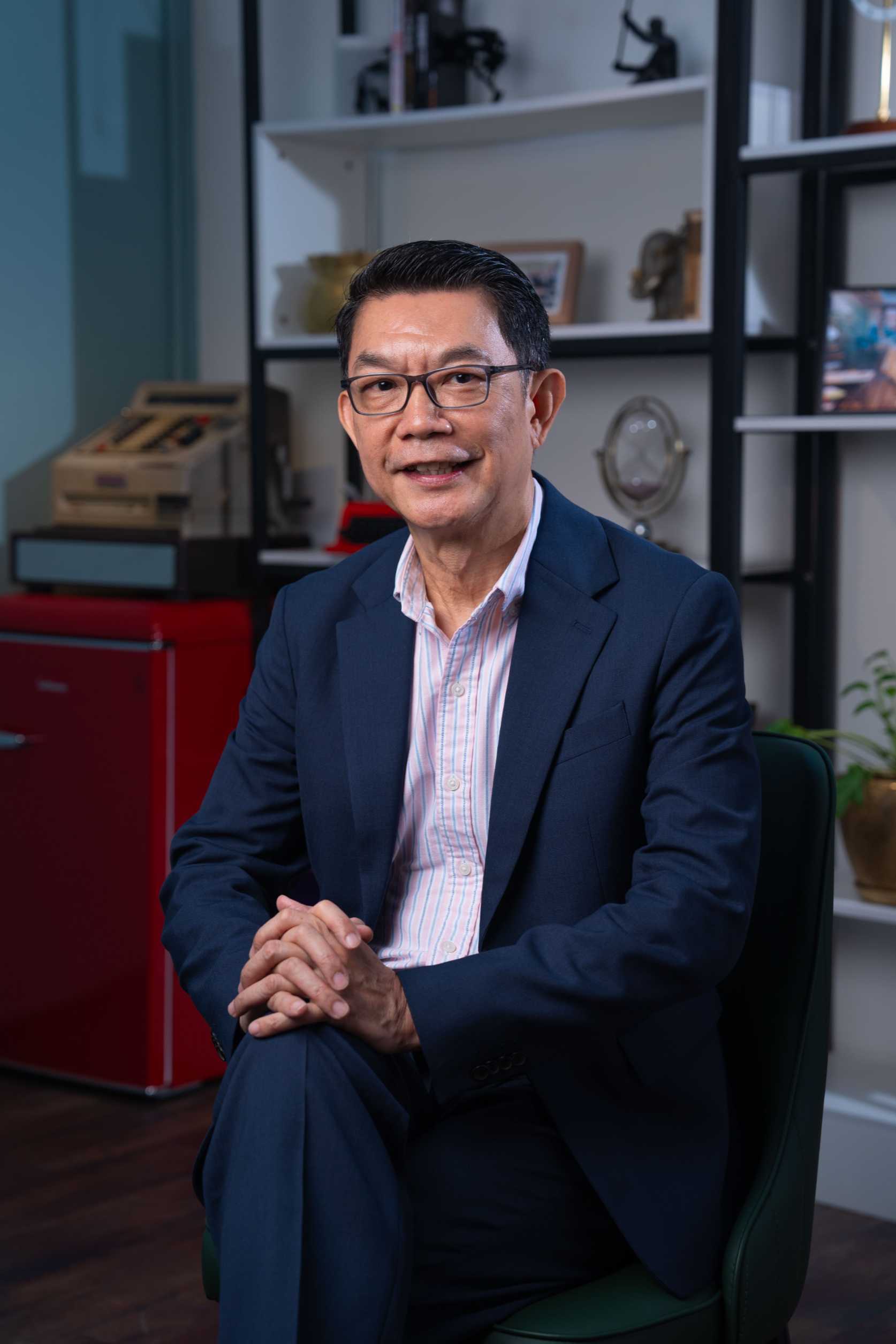 Portrait of Tshua Ngee